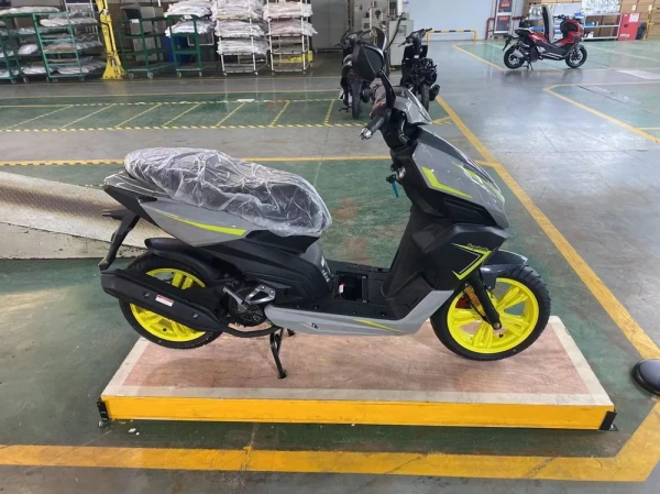 Скутер Regulmoto (Регулмото) X - 1 (LJ - 2) белый/красный с ПТС - купить с доставкой, по выгодной цене в интернет-магазине Мототека